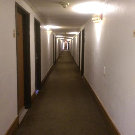 Days Inn & Suites By Wyndham Caseyville Bagian luar foto