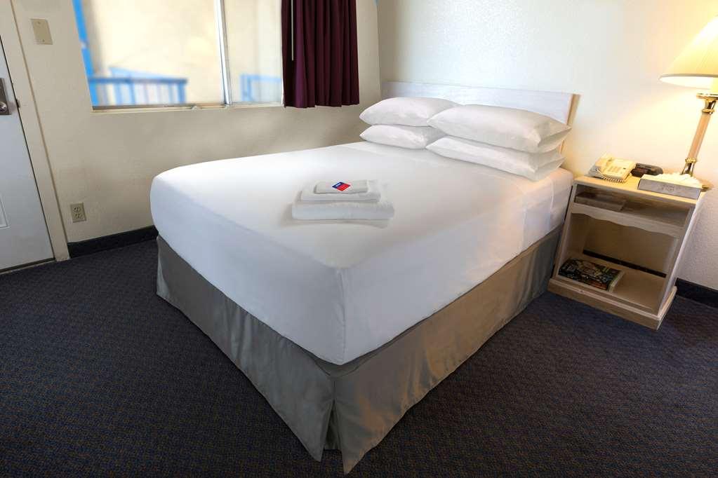 Days Inn & Suites By Wyndham Caseyville Ruang foto