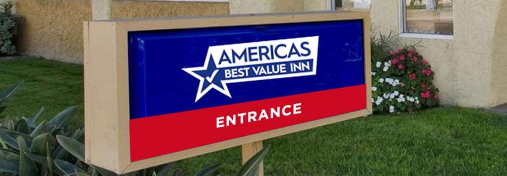 Days Inn & Suites By Wyndham Caseyville Bagian luar foto