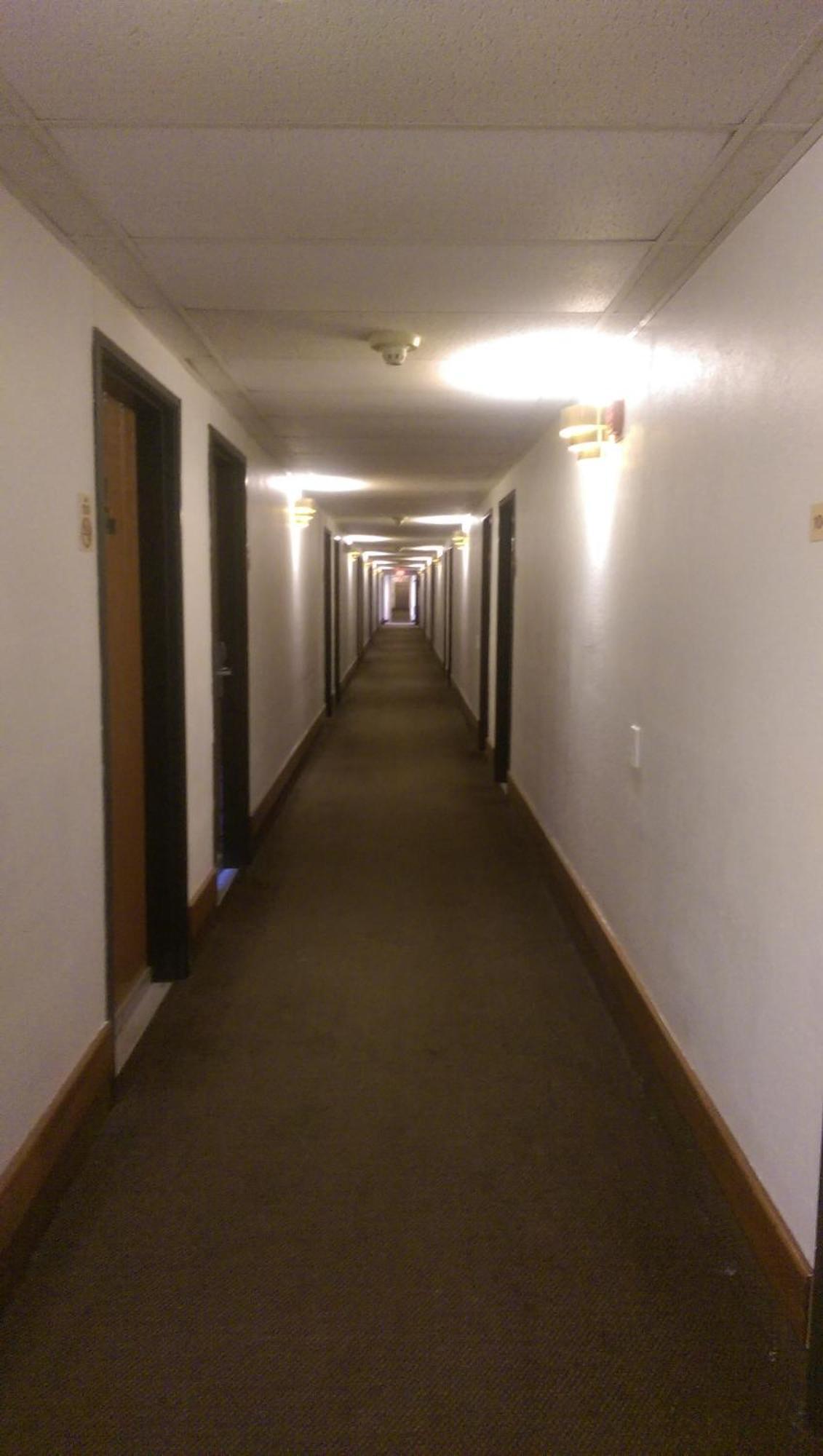 Days Inn & Suites By Wyndham Caseyville Bagian luar foto