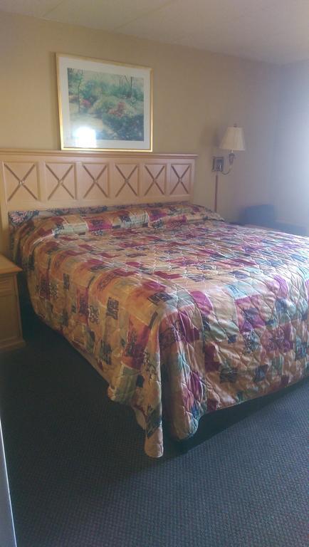 Days Inn & Suites By Wyndham Caseyville Bagian luar foto