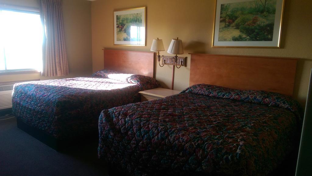 Days Inn & Suites By Wyndham Caseyville Ruang foto