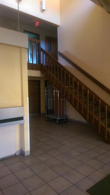 Days Inn & Suites By Wyndham Caseyville Bagian luar foto